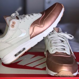 Nike Air Max “Rose Gold”
